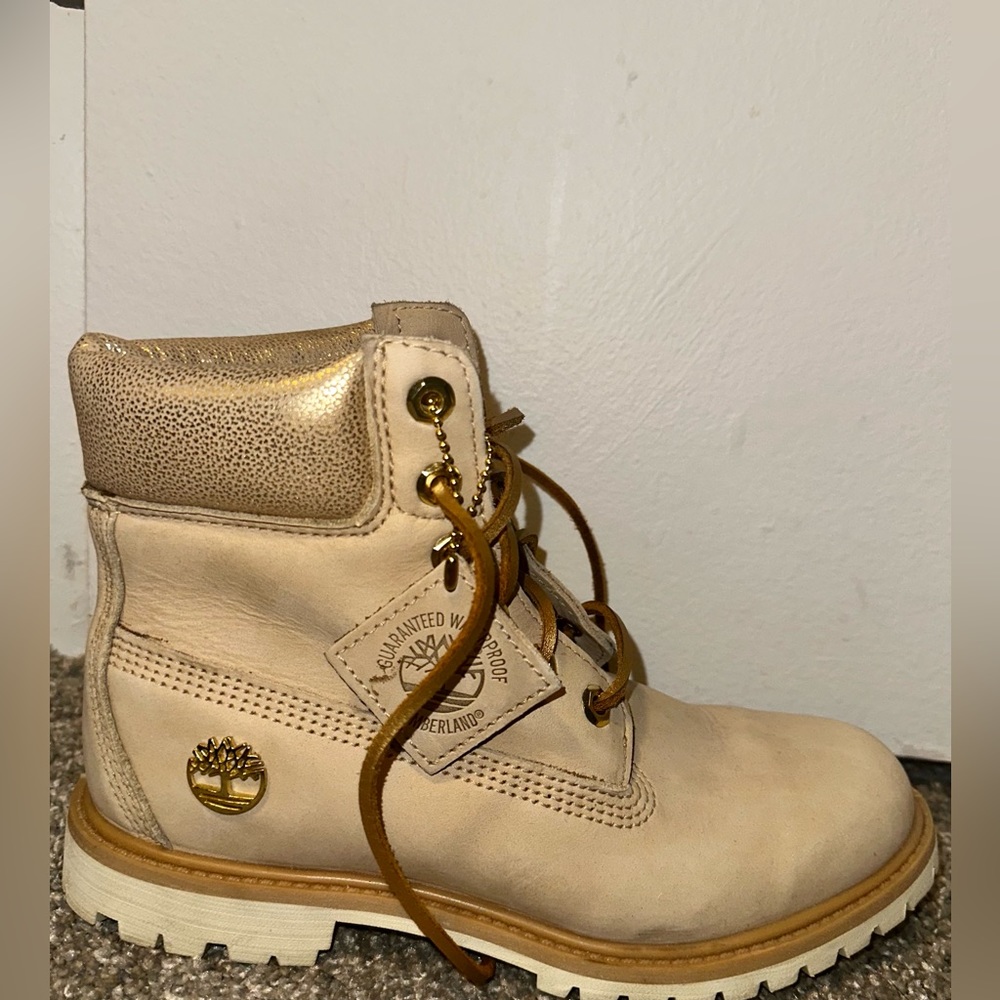 Gold/beige TIMBERLAND boots